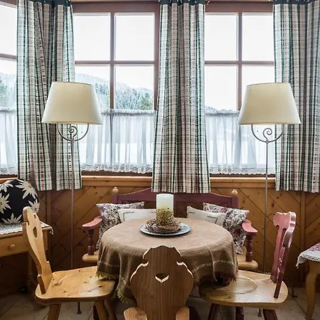 Haus Am Platz - Weitgasser Daire